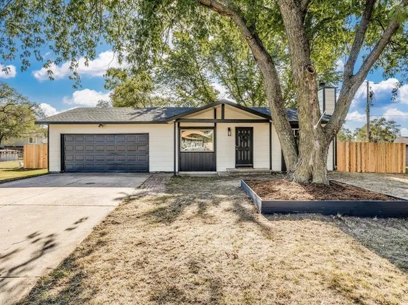 220 N Marlen Ct, Haysville, KS 67060