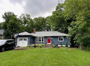 7 Blanchfield Ct, Ho Ho Kus, NJ 07423