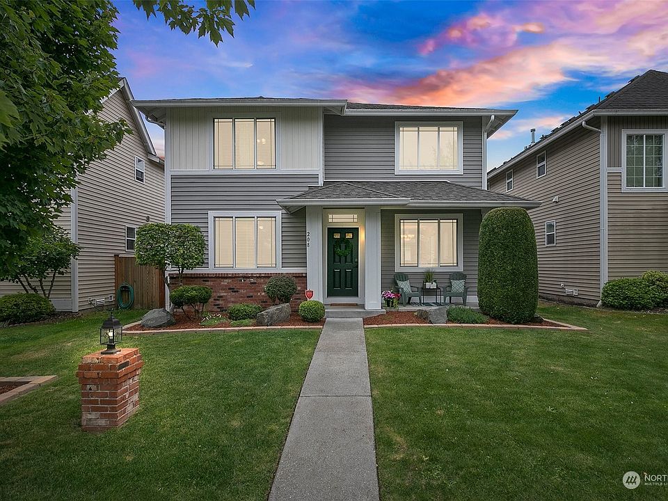 1st image of 208 Lane Boulevard NW