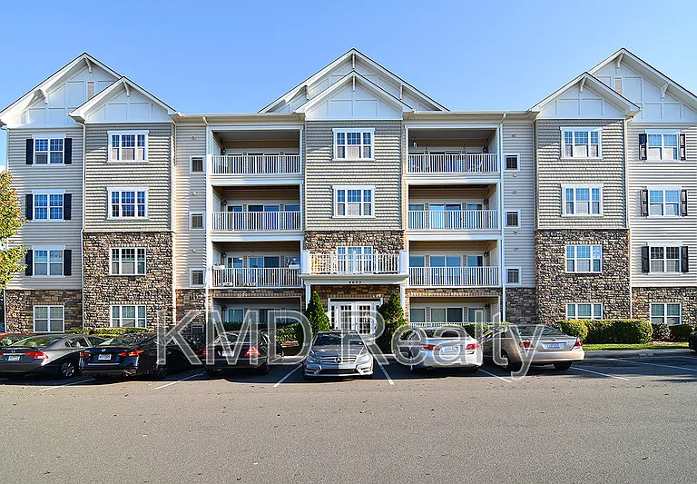 6605 Central Pacific Ave #202 — Photo 1