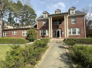 206-B N Poplar St, Aberdeen, NC 28315