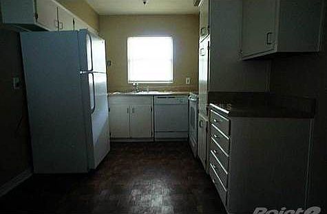 4th image of 5313 Rainbow Dr