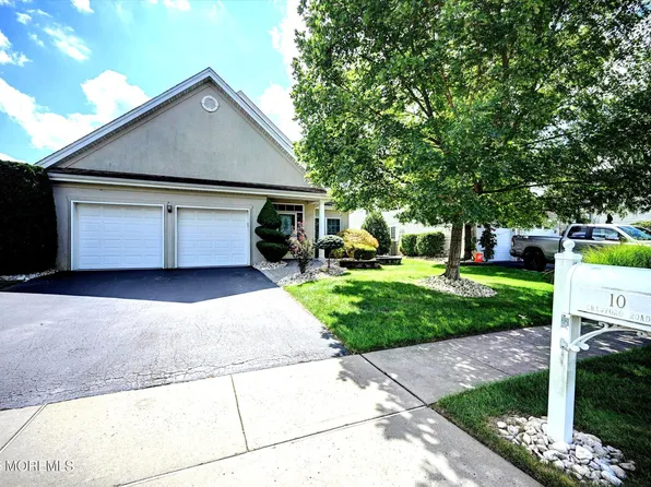 10 Crawford Road, Manalapan, NJ 07726