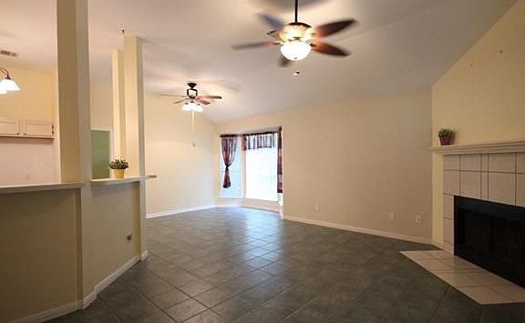 4th image of 1227 Hughmont Dr