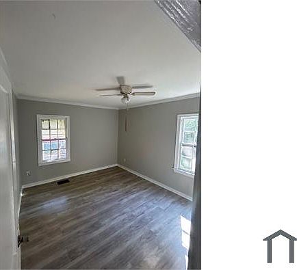 3rd image of 319 Woody Dr