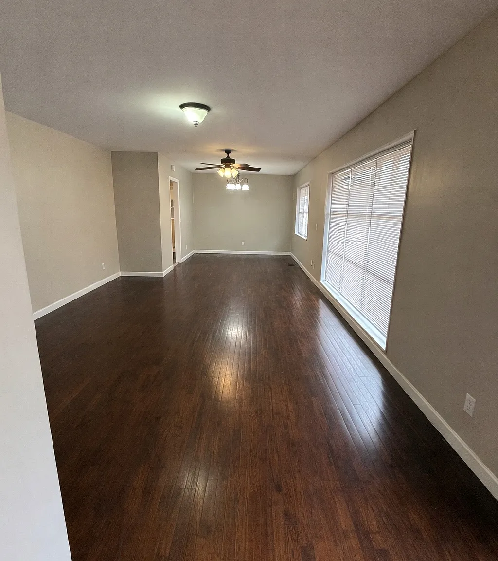 3 bed, 1852 sqft, $1,700 — Photo 2
