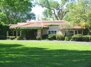 5557 Eakes Rd NW, Los Ranchos De Albuquerque, NM 87107