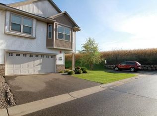 3075 Frontier Dr, Woodbury, MN 55129
