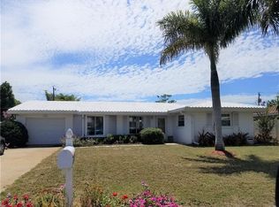 3755 Mundy Ridge Dr, Sarasota, FL 34233