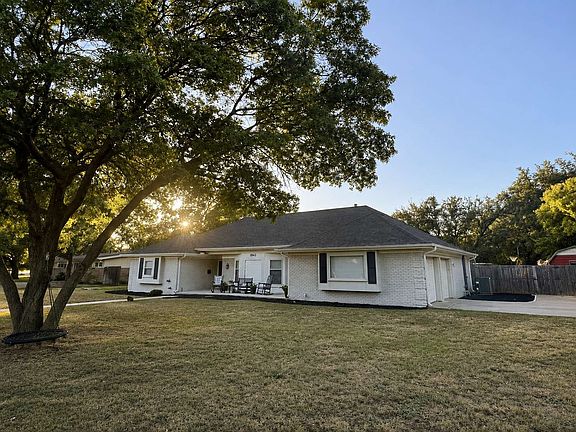 2nd image of 1842 Elmwood Dr
