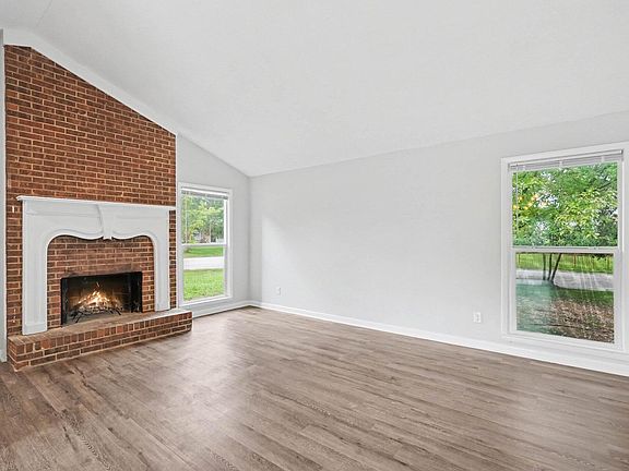 5th image of 108 Deerfield Dr