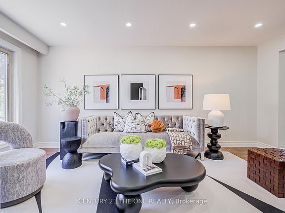 4th image of 54 Marblemount Cres