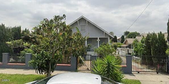 1st image of 2627 Pomeroy Ave