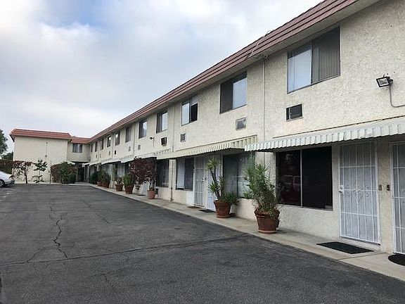 3rd image of 11015 Kittridge St APT 118