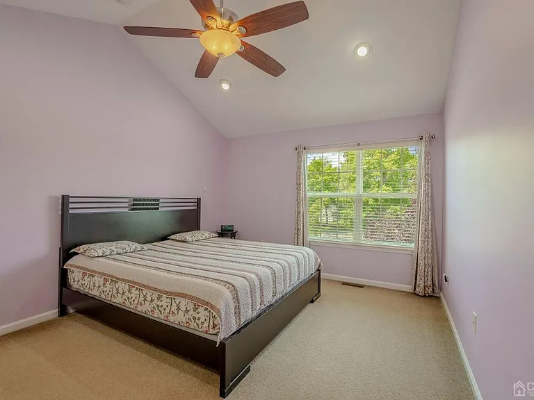 2474 N Canterbury Ln — Photo 30