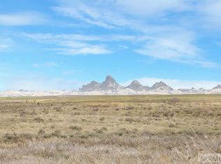 2990 Edgewater Ln, Saint Anthony, ID 83445