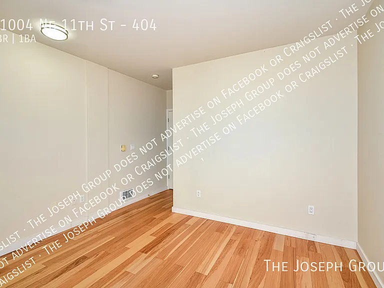 11004 NE 11th St #404 — Photo 11