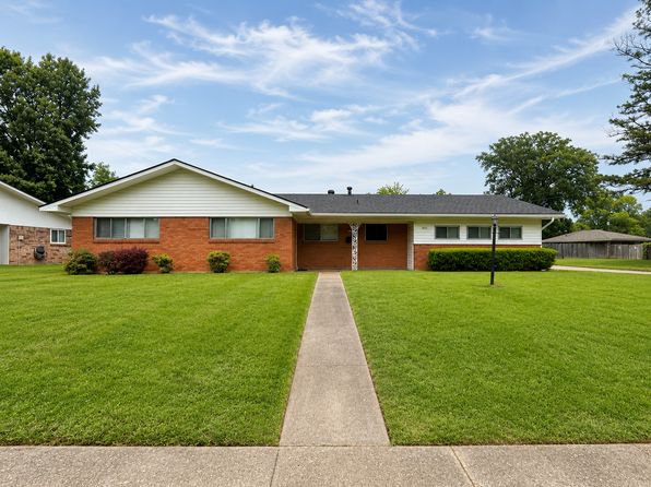 1833 Ray Ave