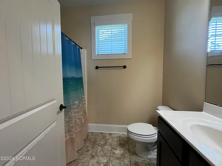1211 Daisy Ct — Photo 23