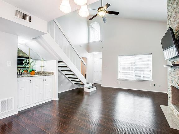 4th image of 14151 Montfort Dr APT 304