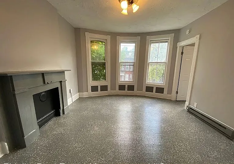 86 Carson Ave #B — Photo 2