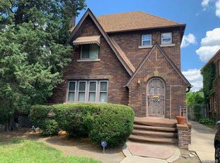 17166 Pennington Dr, Detroit, MI 48221