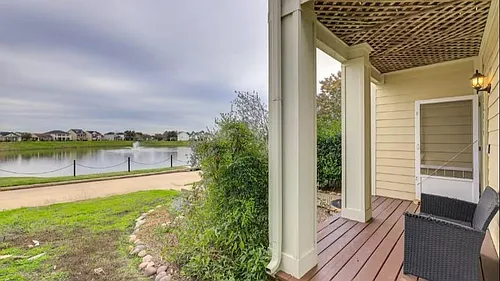 20819 Settlers Lake Cir N Photo 1