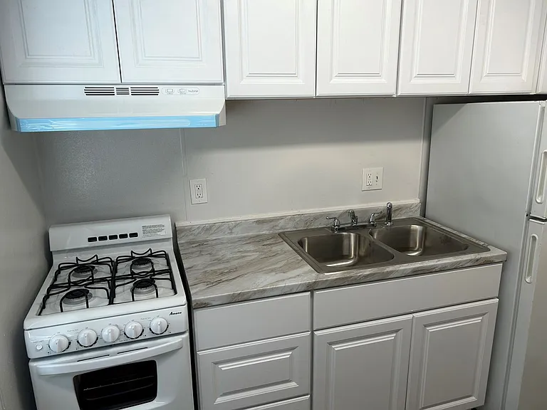 838 N Azusa Ave #7 — Photo 7