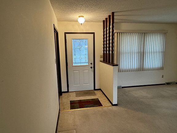 4th image of 250 Crestwood Dr