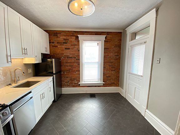 5th image of 241-243 Collins Ave #243-B