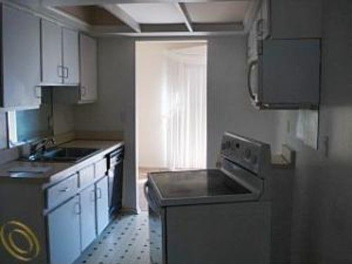 3rd image of 28580 Lowell Ct S #1