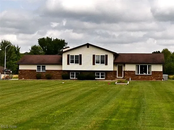 6900 Oak Hill Dr, West Farmington, OH 44491