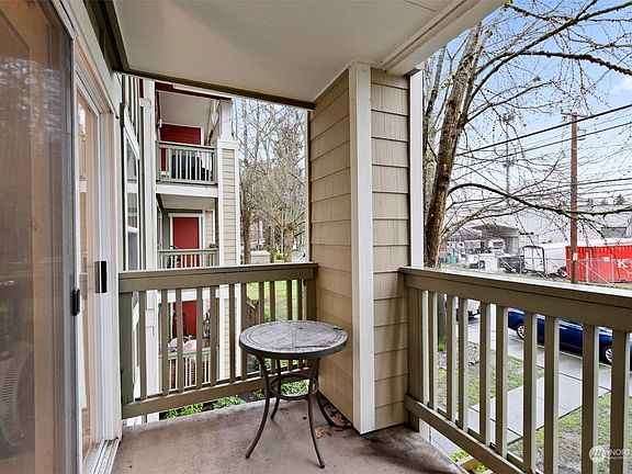 4th image of 7711 NE 175th Street #C208