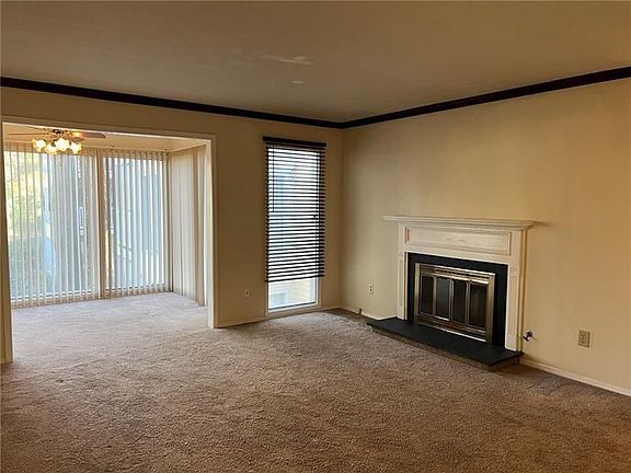 3rd image of 107 Augusta Dr #107