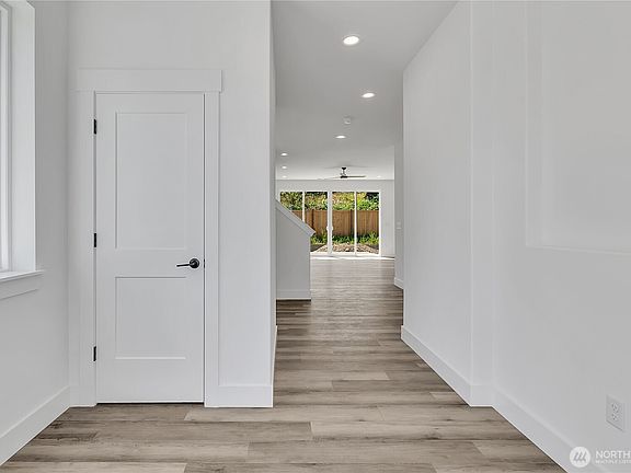4th image of 16220 76th Avenue Ct E