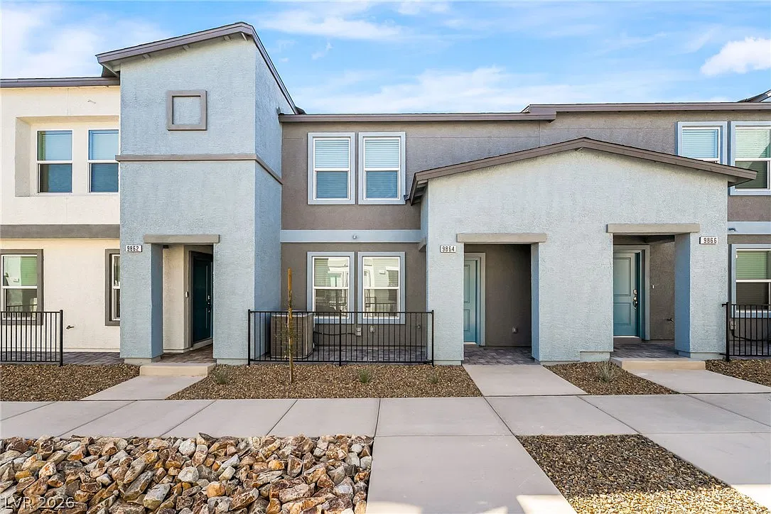 3 bed, 2.5 bath, 1306 sqft, $1,800 — Photo 1