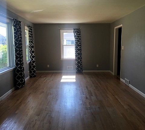 3rd image of 3628 N Court St