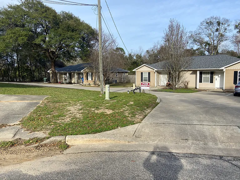 2250 Hencye Dr #C — Photo 1