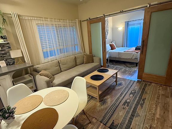 4th image of 40 Westminster Ave APT 2