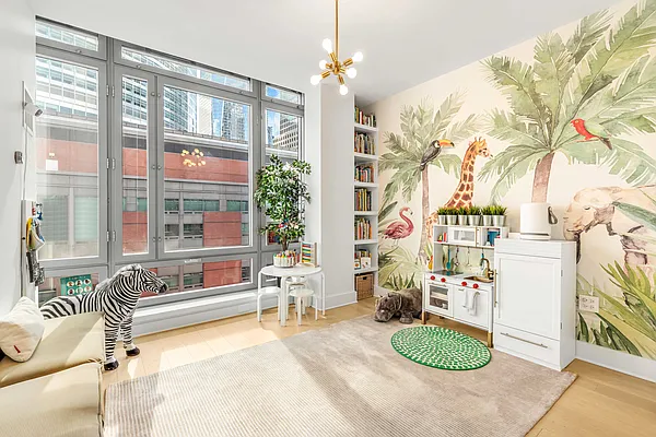 Sold by R New York | media 14