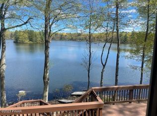 207 Mountain Lake Dr, Dingmans Ferry, PA 18328