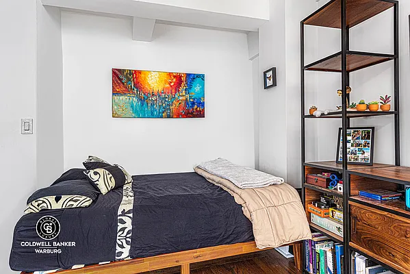 Sold by Coldwell Banker Warburg | media 4