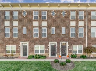 902 Brownstone Row, Springboro, OH 45066