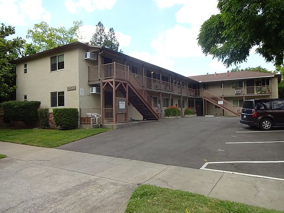 2nd image of 2533 2nd Ave APT 08