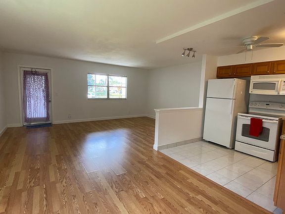 3rd image of 683 Brittany Park #O