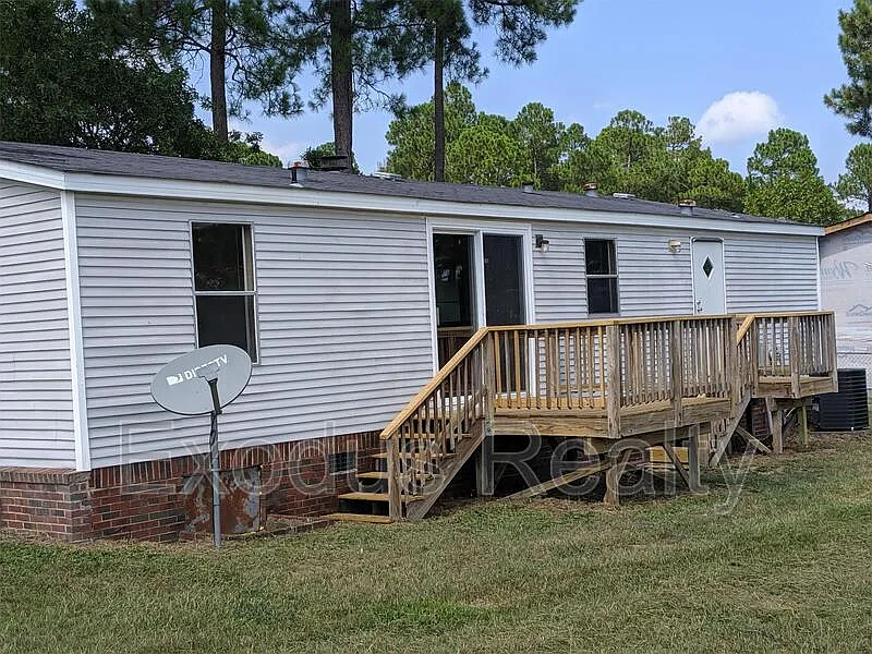 3 bed, 2.0 bath, 1104 sqft, $1,499 — Photo 2