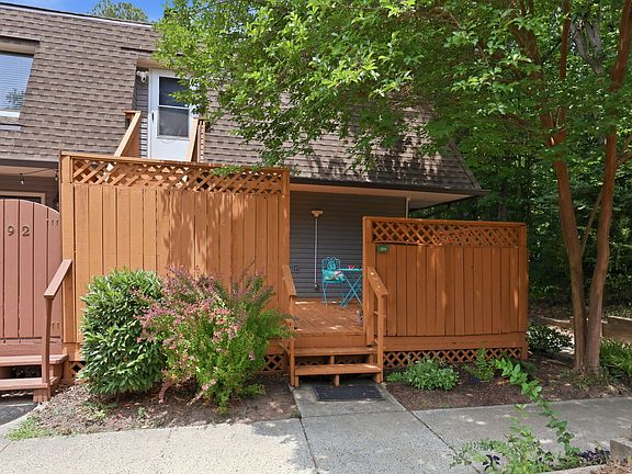 3rd image of 194 Summerwalk Cir #186