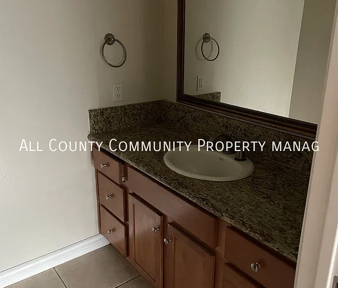1132 N Broadway #16 — Photo 12