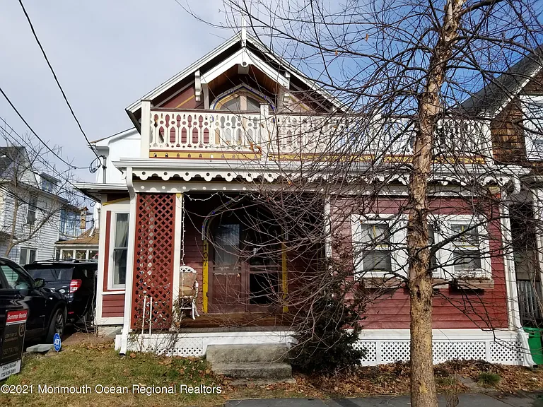 107 Asbury Ave — Photo 3