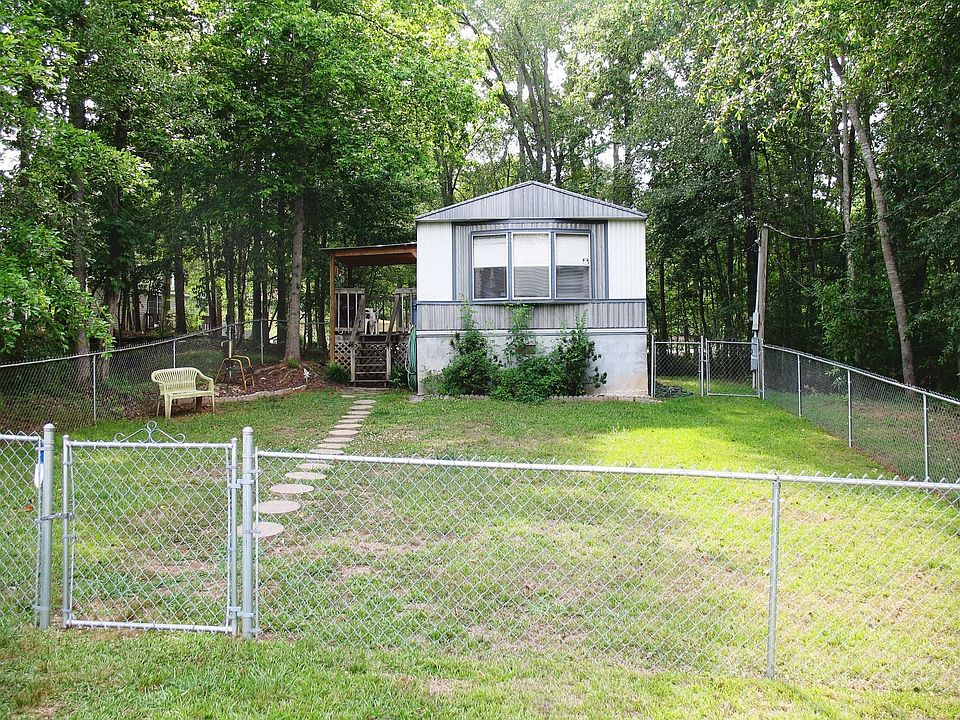 2nd image of 807 Sanford Dr